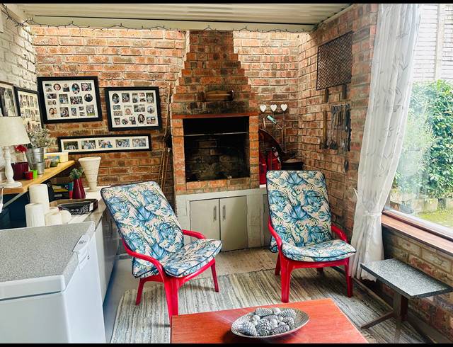 2 BEDROOM TOWNHOUSE FOR SALE IN GONUBIE